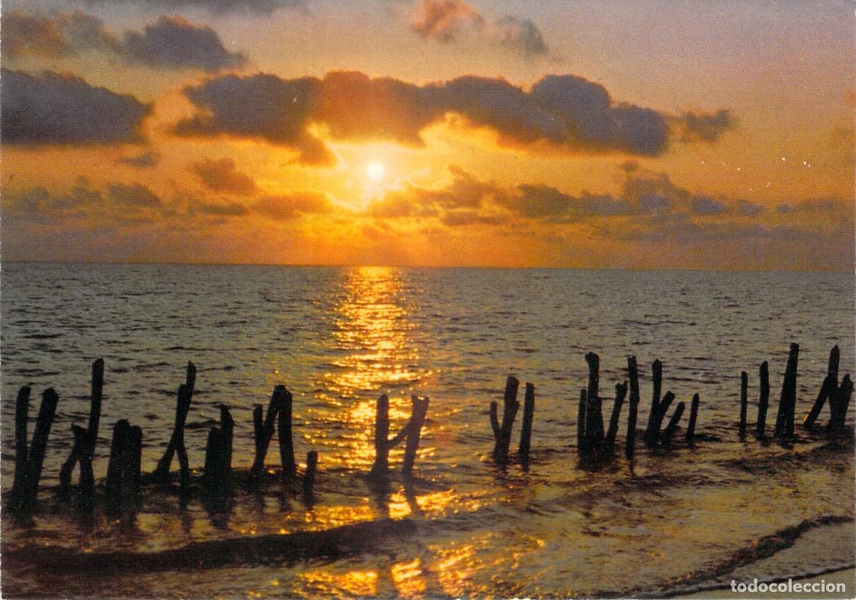 Postales: Postal de puesta de sol en Moanda, Rep&uacute;blica Democr&aacute;tica del Congo - Foto 1