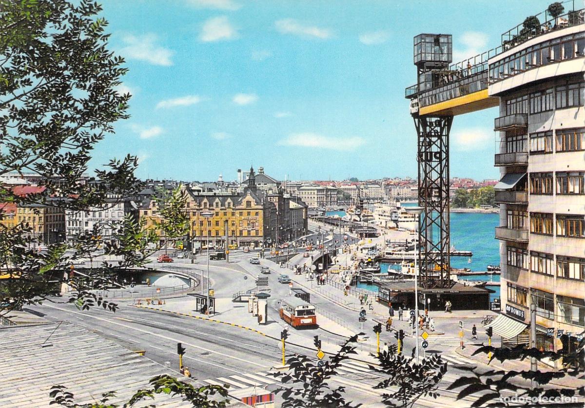 Postales: Postal de Estocolmo con vista al elevador Katarinahissen y Slussen