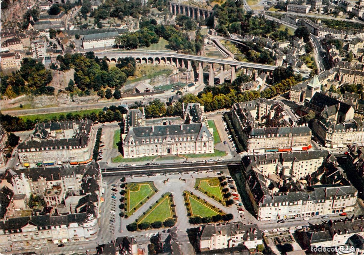 Postales: Postal de vista a&eacute;rea de la ciudad de Luxemburgo