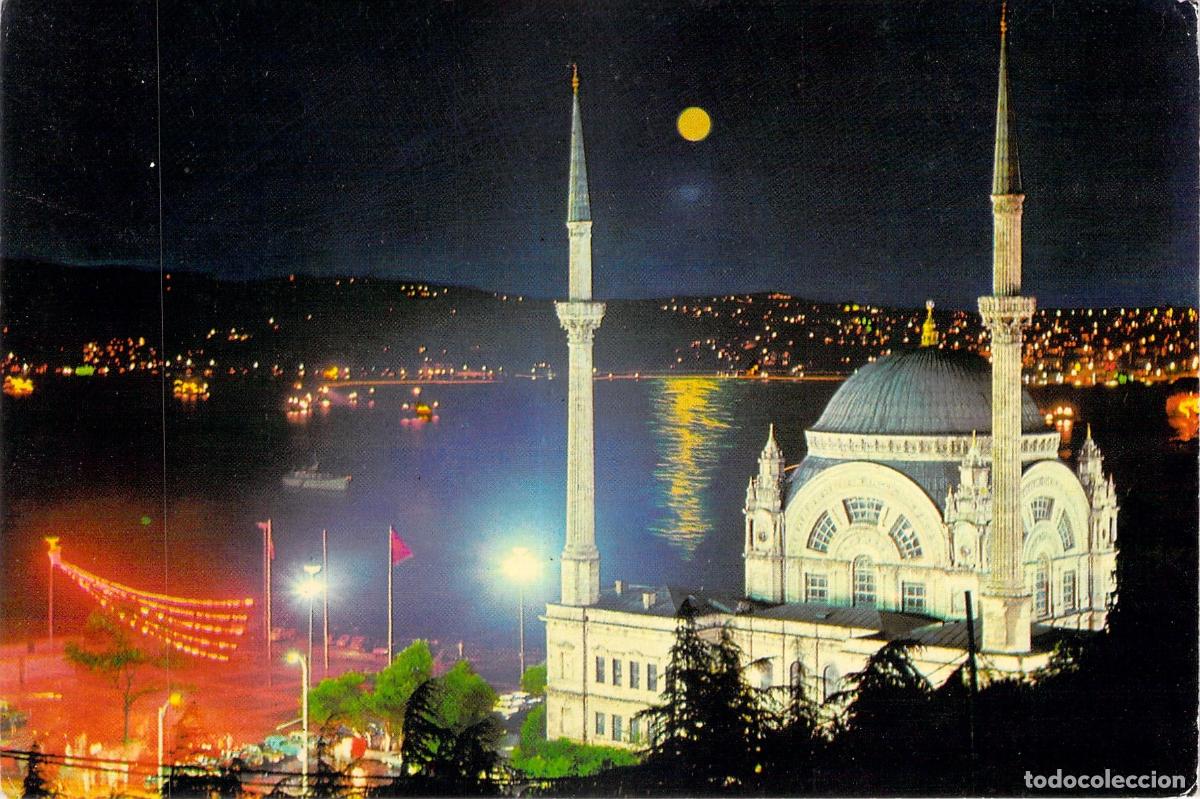 Postales: Postal de la Mezquita de Dolmabahce y el B&oacute;sforo en Estambul de noche
