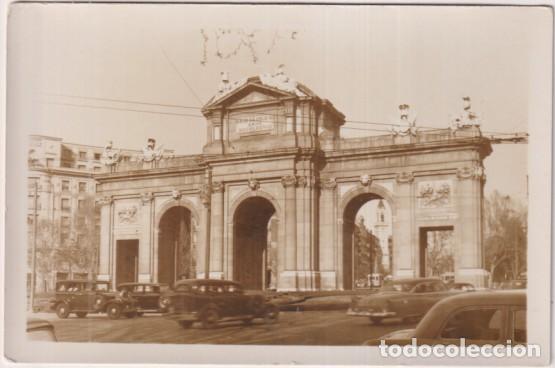 Postales: 211 Madrid. la puerta de Alcal&aacute;. Edit E. Fuertes. Sin usar