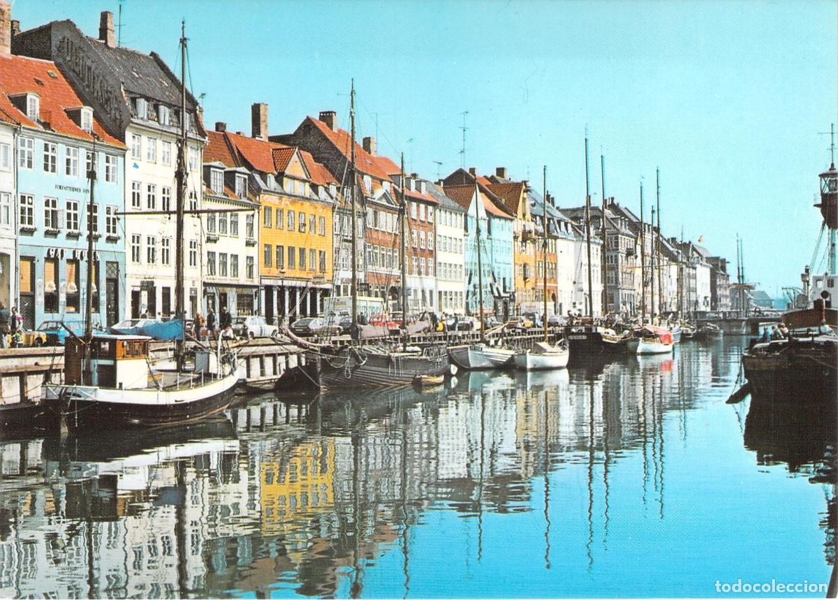 Postales: Postal de Nyhavn, Copenhague: Canal con Barcos y Arquitectura