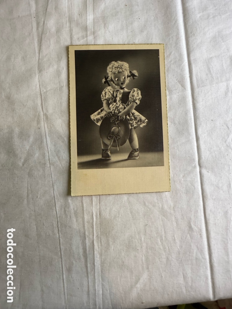 Postales: Postal fotogr&aacute;fica antigua de mu&ntilde;eca infantil &ndash; Blanco y negro &ndash; Circulada &ndash; A&ntilde;os 1950