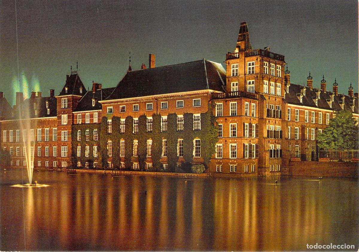 Postales: Postal de Binnenhof y el lago Hofvijver en La Haya, Pa&iacute;ses Bajos