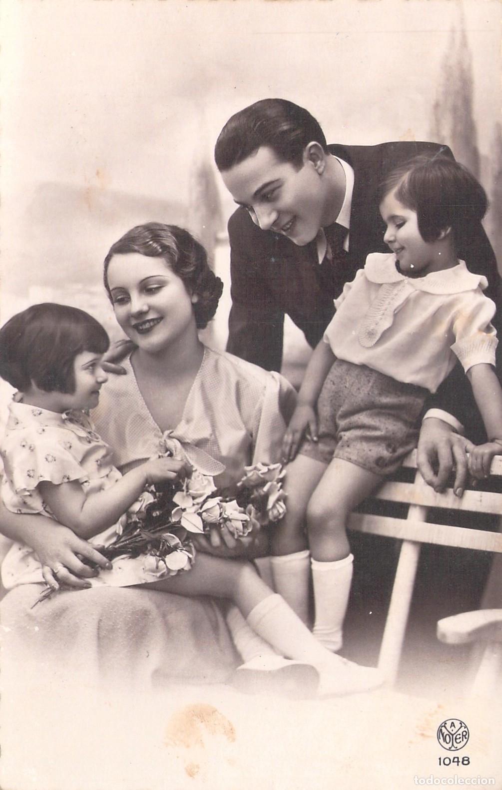Postales: Postal foto antigua de retrato familiar 1935