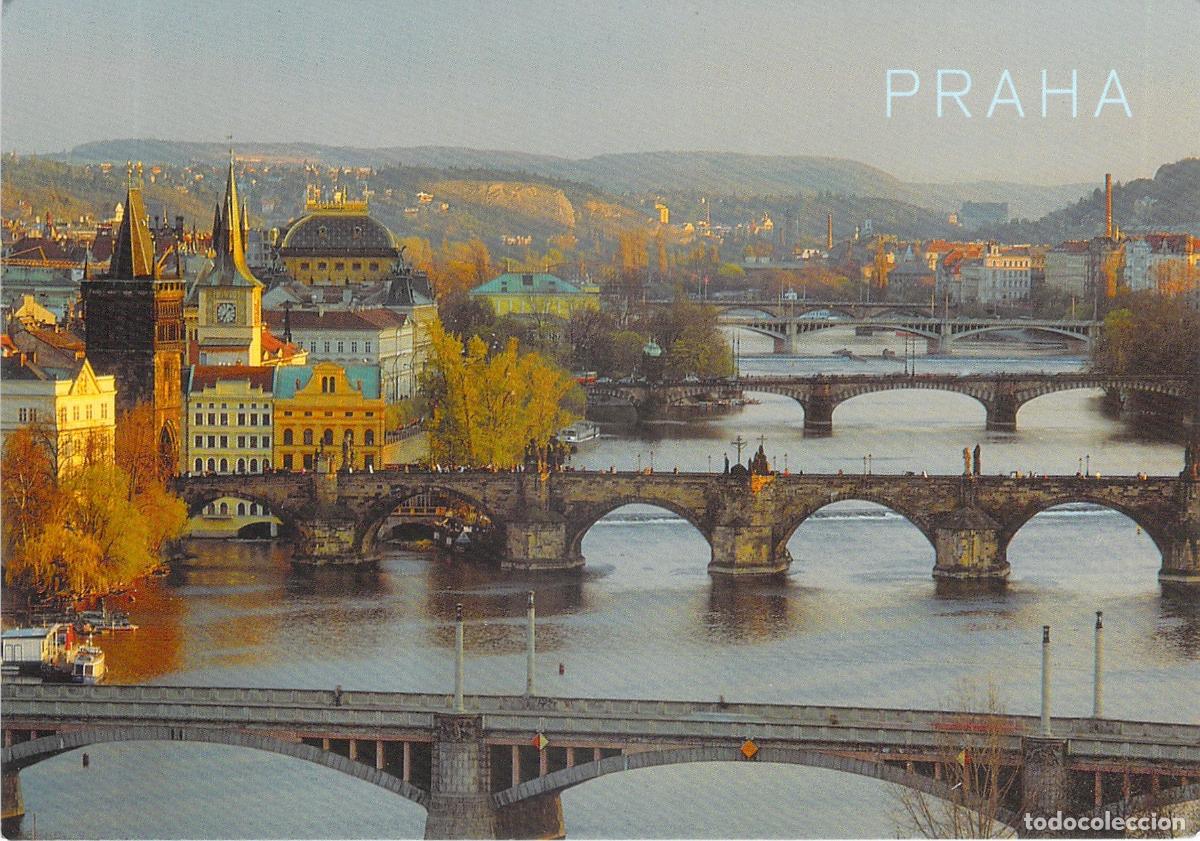 Postales: Postal de Praga con vistas de los puentes y el Teatro Nacional