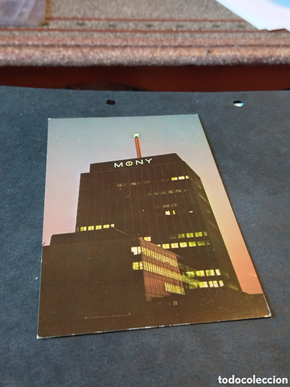 Postales: Postal Mony Plaza at Dusk Syracuse , N.Y. Mony Center Weather Signals