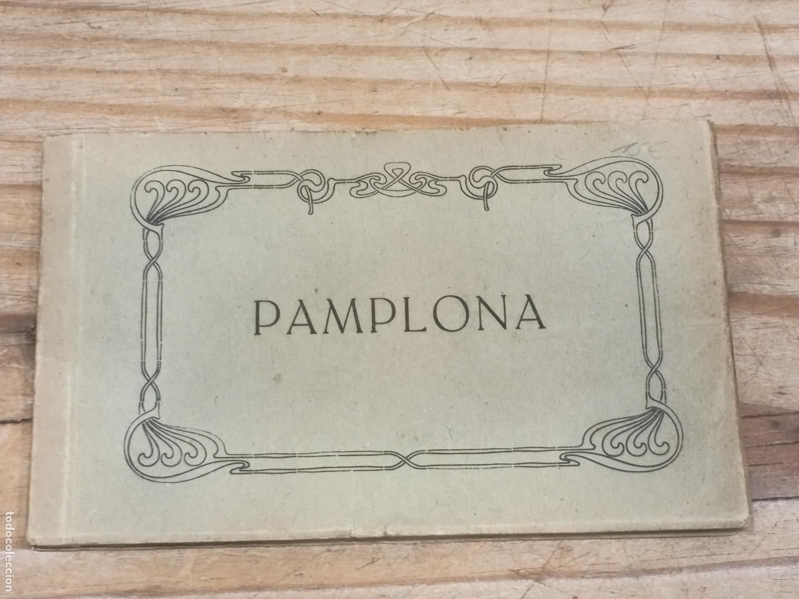 Postales: Pamplona. &Aacute;lbum con 15 postales