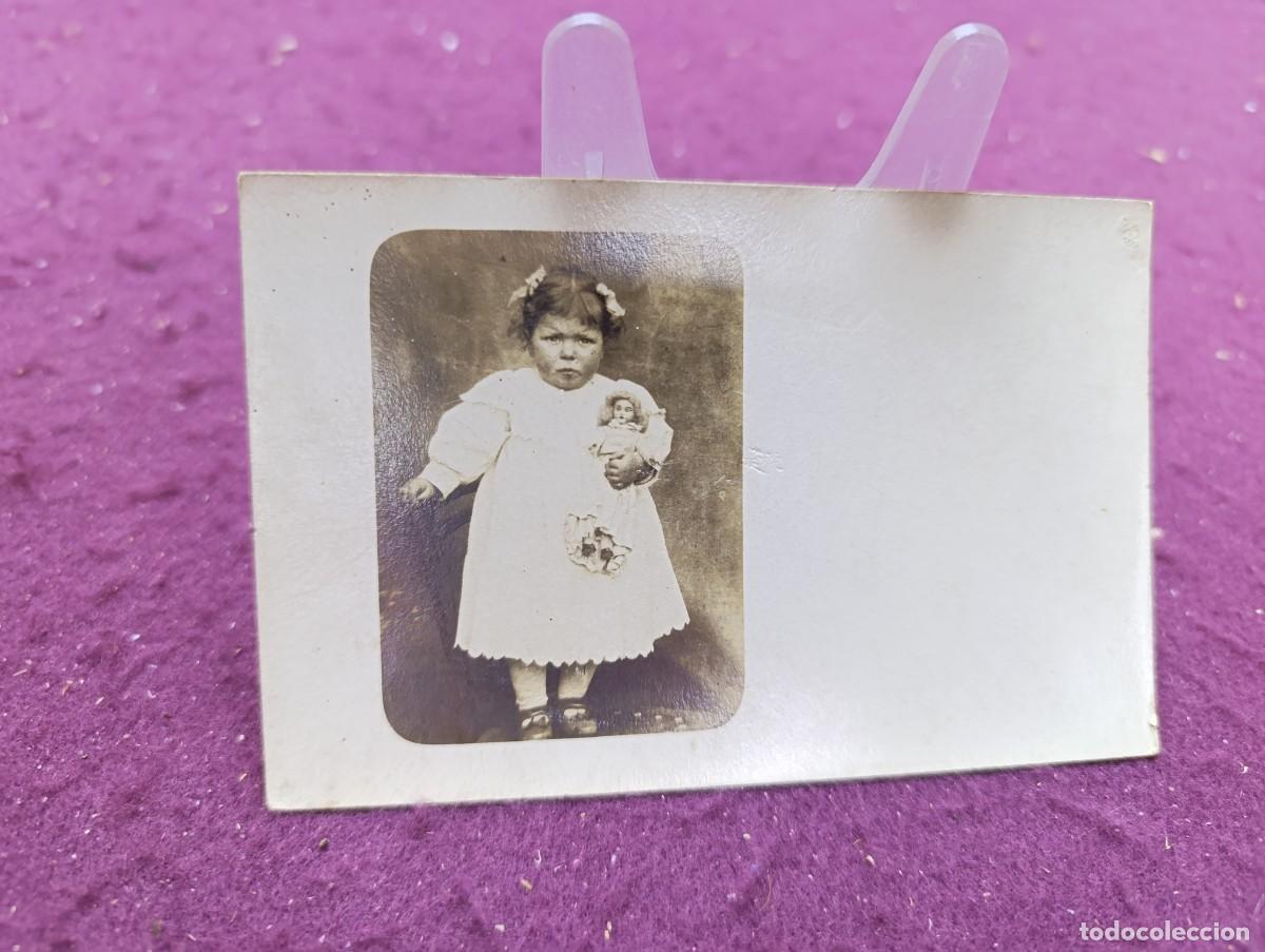 Cartes Postales: Postal, antigua o vintage, ni&ntilde;a con mu&ntilde;eca, Uni&oacute;n Universal de Correos
