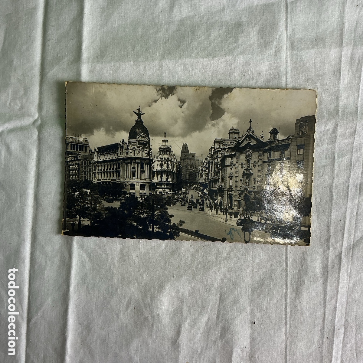 Postales: Antigua postal Madrid &ndash; Gran V&iacute;a y Edificio Metr&oacute;polis &ndash; Circulada 1956 &ndash; Franco