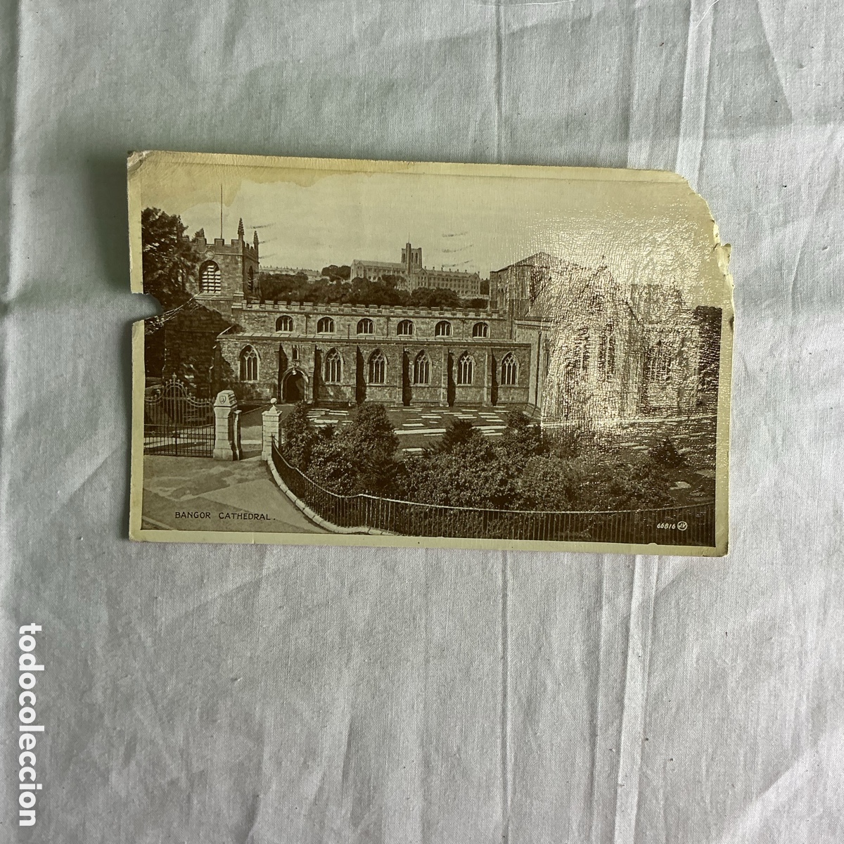 Postales: Postal antigua Bangor Cathedral &ndash; Gales &ndash; Circulada 1957 &ndash; Sellos Isabel II
