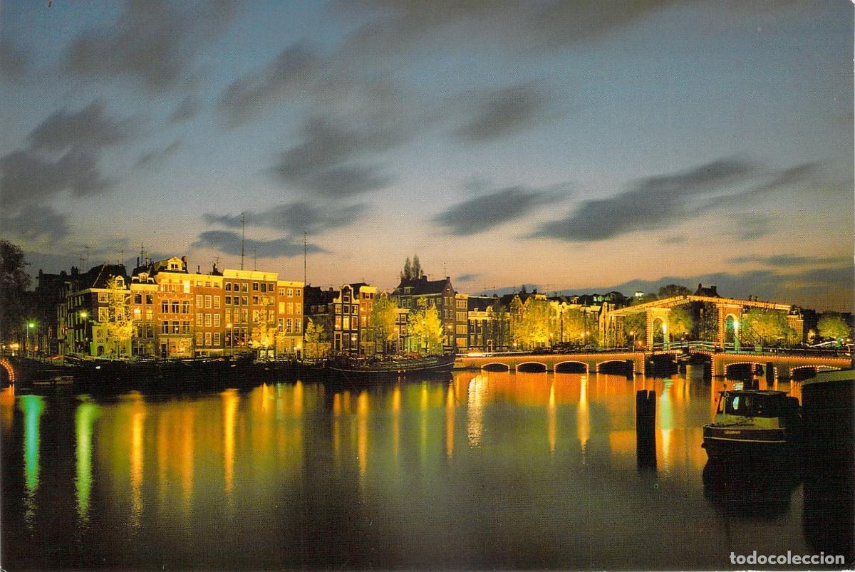 Postales: Postal de &Aacute;msterdam: El ic&oacute;nico puente Magere Brug de noche