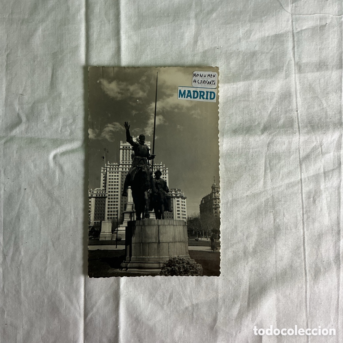 Postales: Postal antigua Madrid &ndash; Monumento a Cervantes y Edificio Espa&ntilde;a al fondo &ndash;