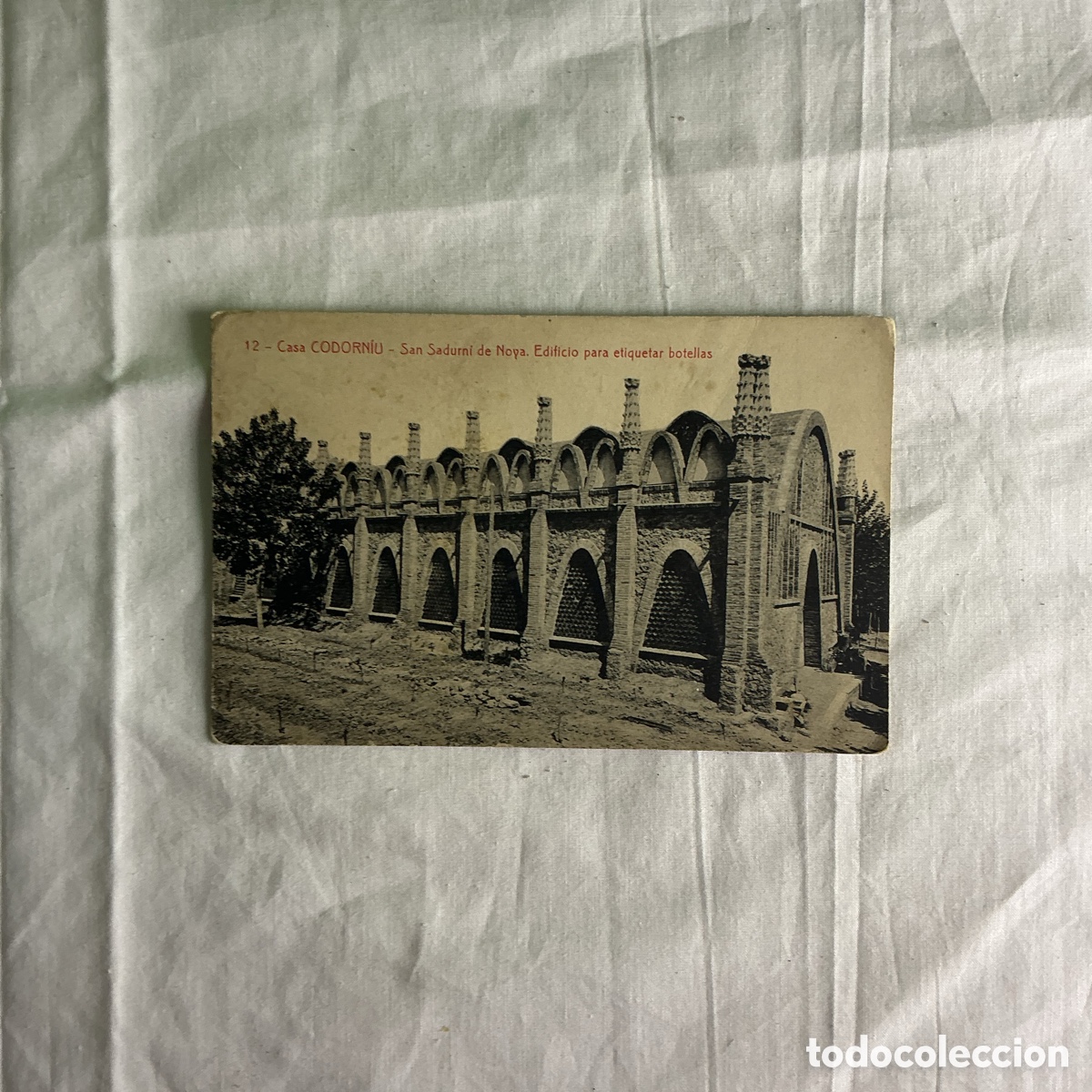 Postales: Postal antigua Casa Codorn&iacute;u &ndash; San Sadurn&iacute; de Noya &ndash; Edificio para etiquetar botella