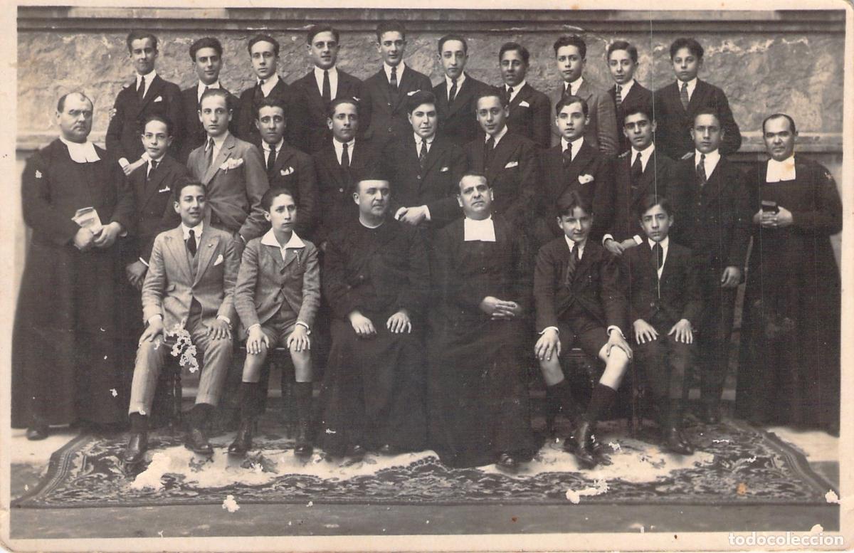 Postales: Postal FOTO de grupo de estudiantes con maestros en Espa&ntilde;a
