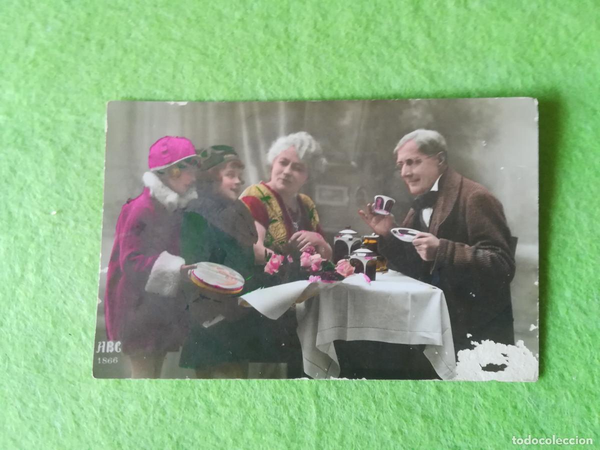 Postales: Postal antigua escrita por detr&aacute;s familia tomando caf&eacute; 1933