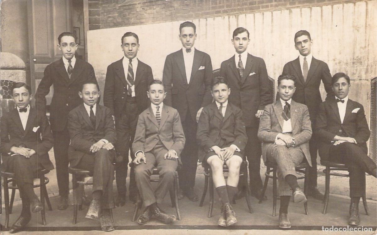Postales: Postal de retrato grupal de j&oacute;venes en Espa&ntilde;a