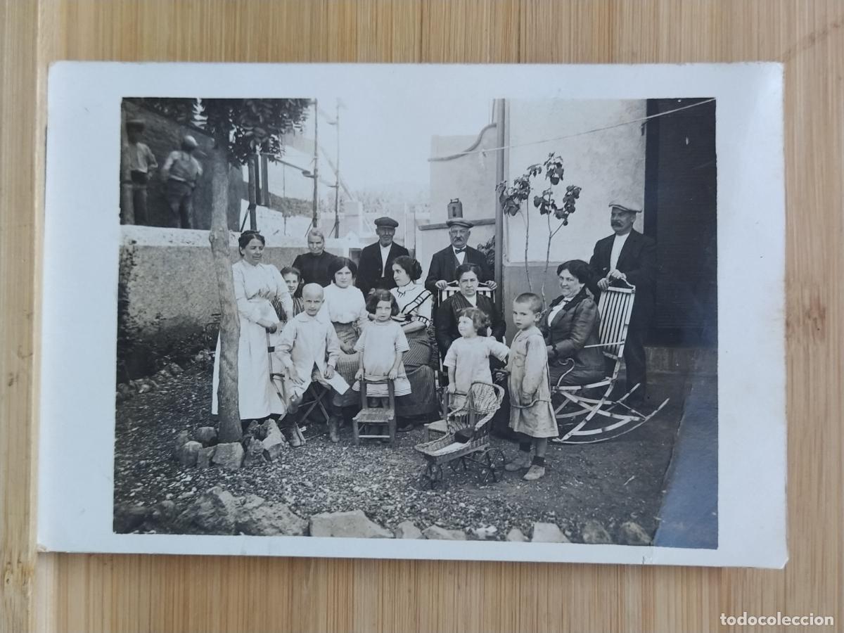 Postales: LUGAR SIN IDENTIFICAR - HOMBRES MUJERES Y NI&Ntilde;OS - FOTOGRAFICA - POSTAL ANTIGUA -(117.053)