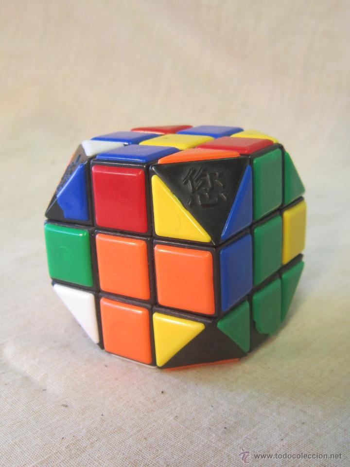 Puzzles: CUBO RUBIK - Foto 1