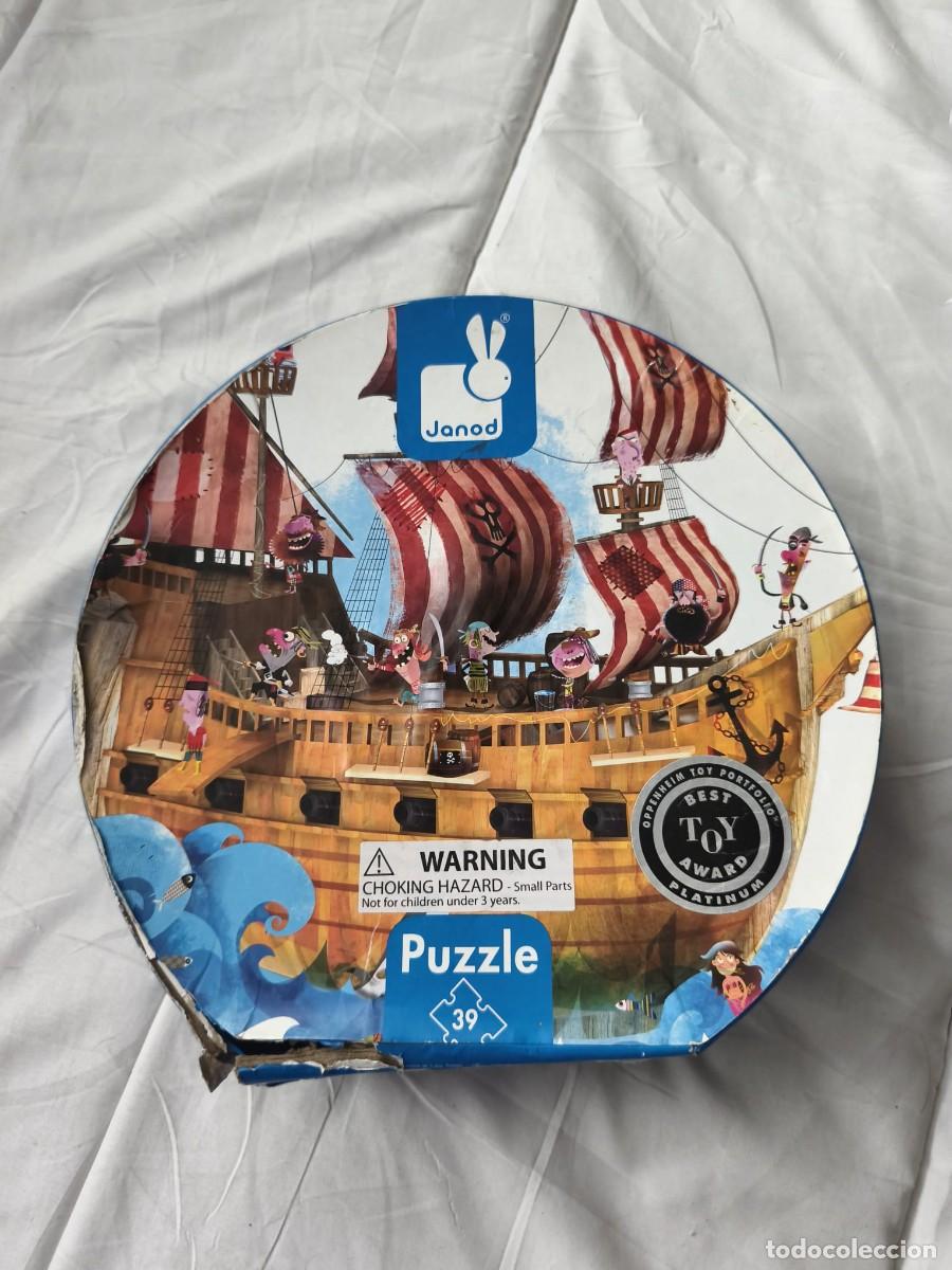 Puzzles: Janod Maleta Barco Pirata . Puzzle gigante 106 x 85,5 cm . A&ntilde;o 2013 . Ref: 02819