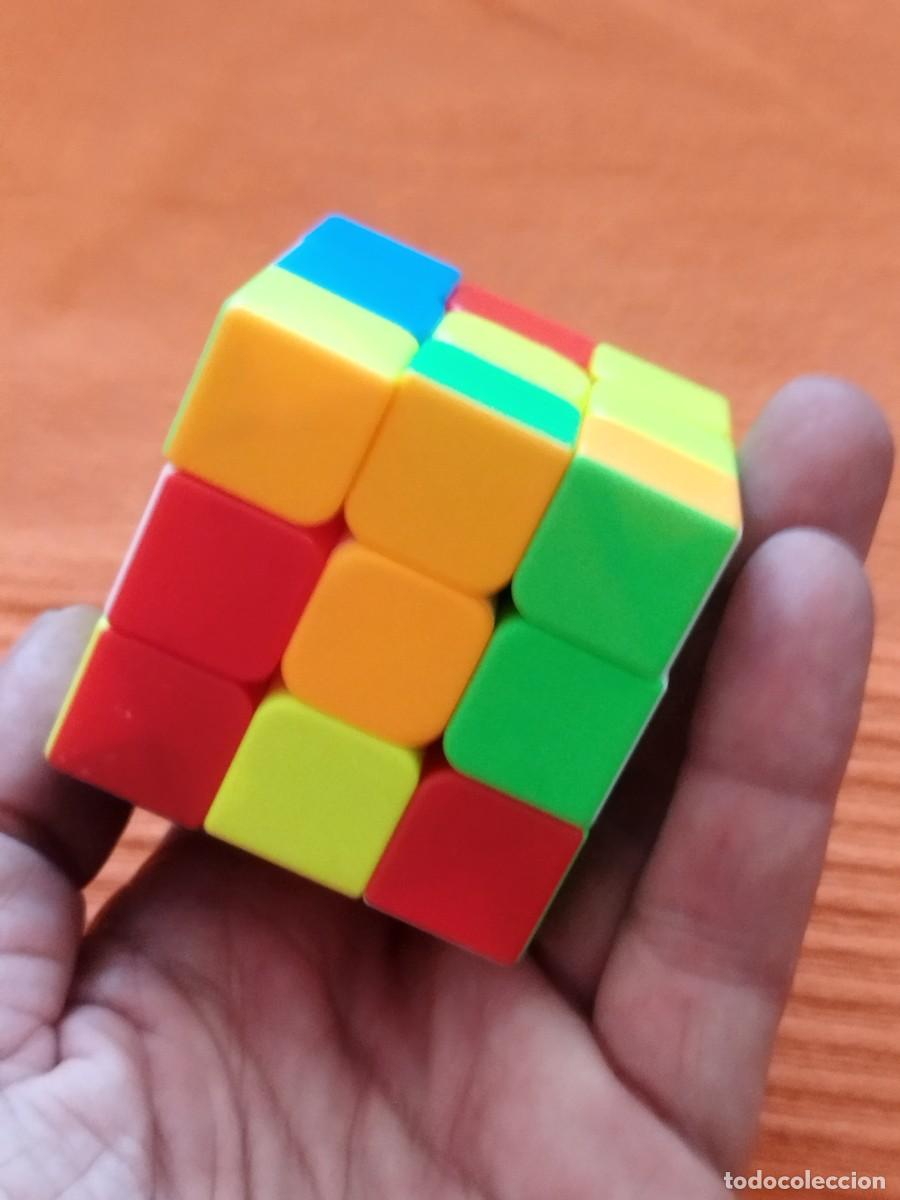 Puzzles: Cubo de Rubik 3x3 sin pegatinas. - Foto 2
