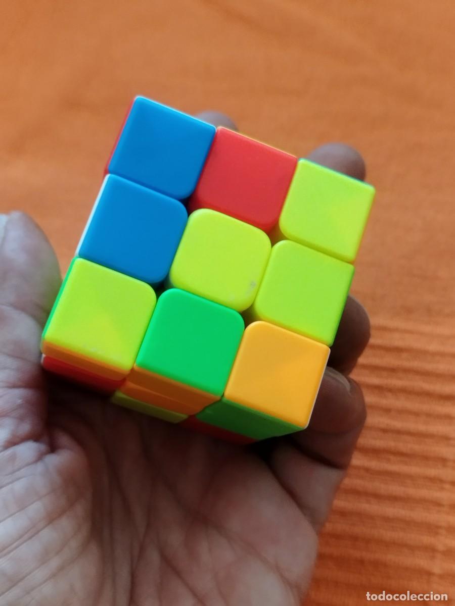 Puzzles: Cubo de Rubik 3x3 sin pegatinas. - Foto 3