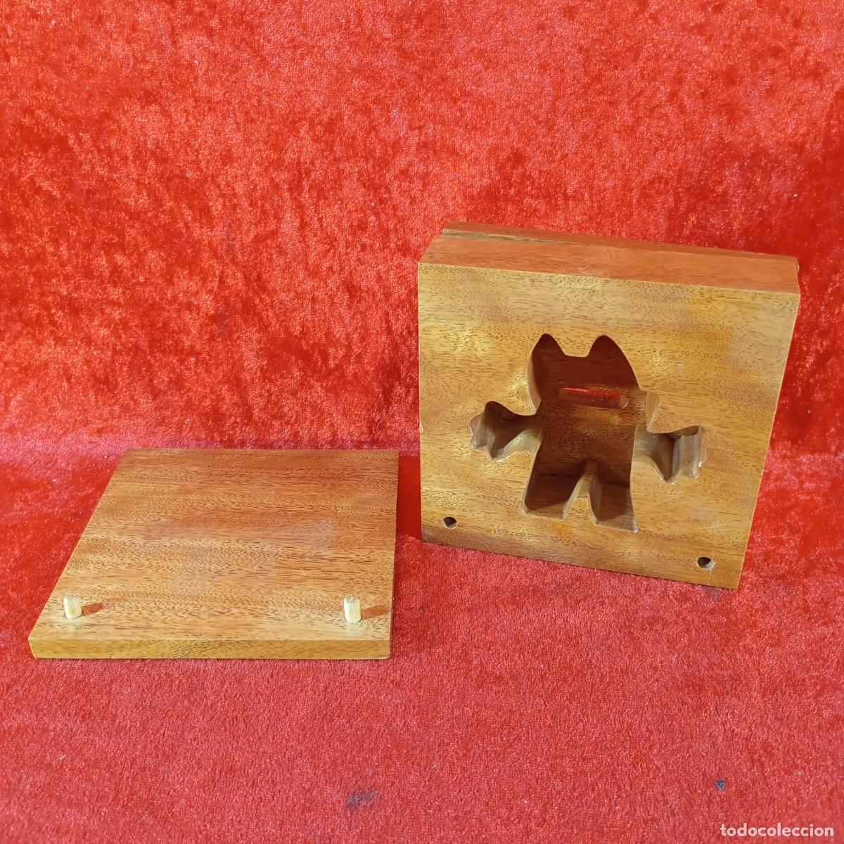Puzzles: CAJA DE LUJO PARA FIGURA DE COBI - JUEGOS OLIMPICOS DE BARCELONA - 1992 - 11,5 X 11,8 CM