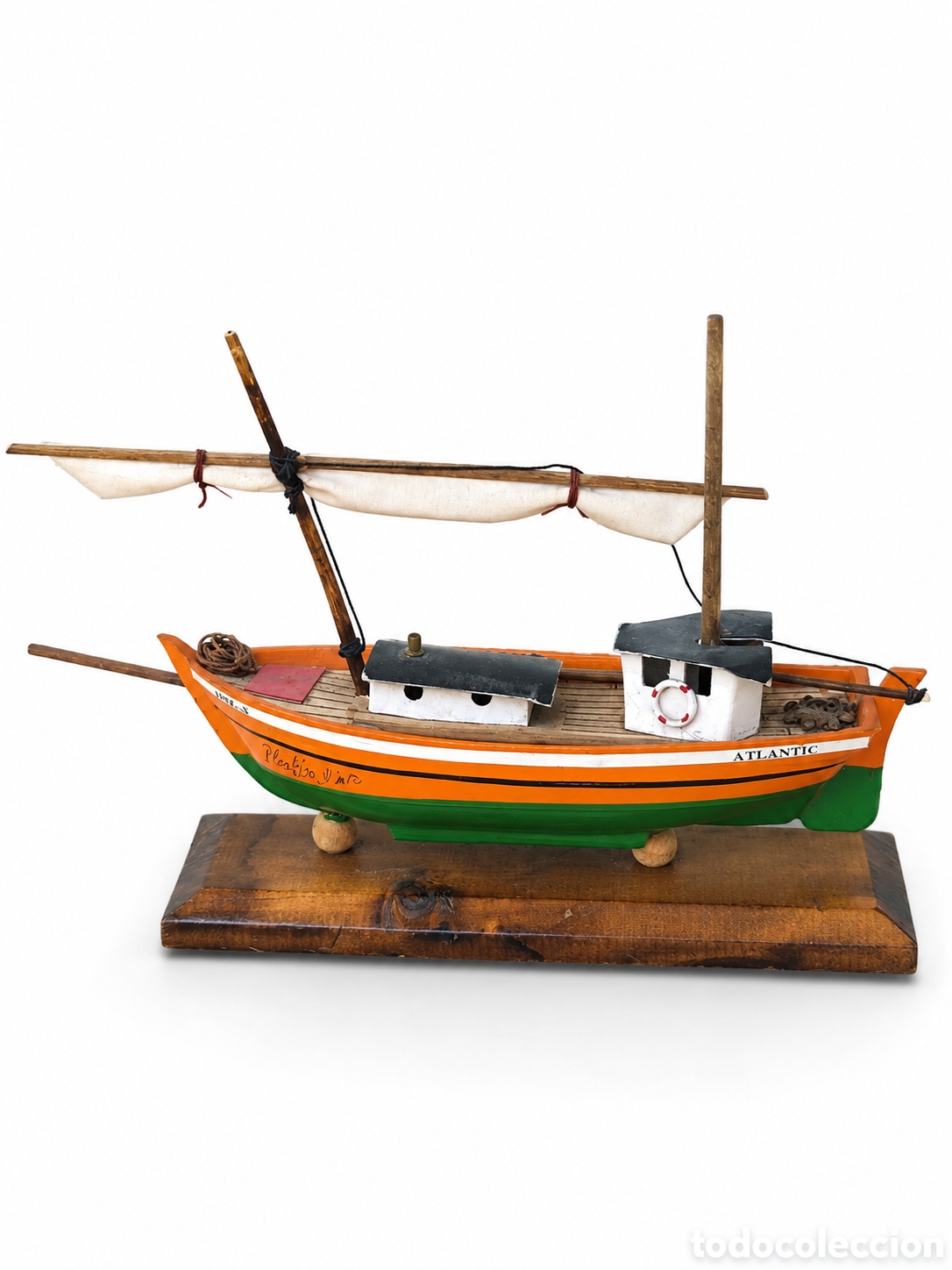 Radio control: Peque&ntilde;o barco madera Atlantic playa de Aro
