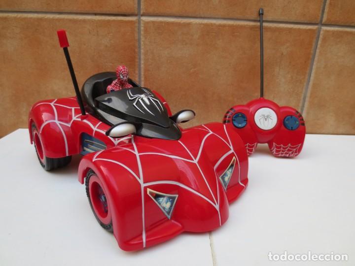 coche teledirigido spiderman