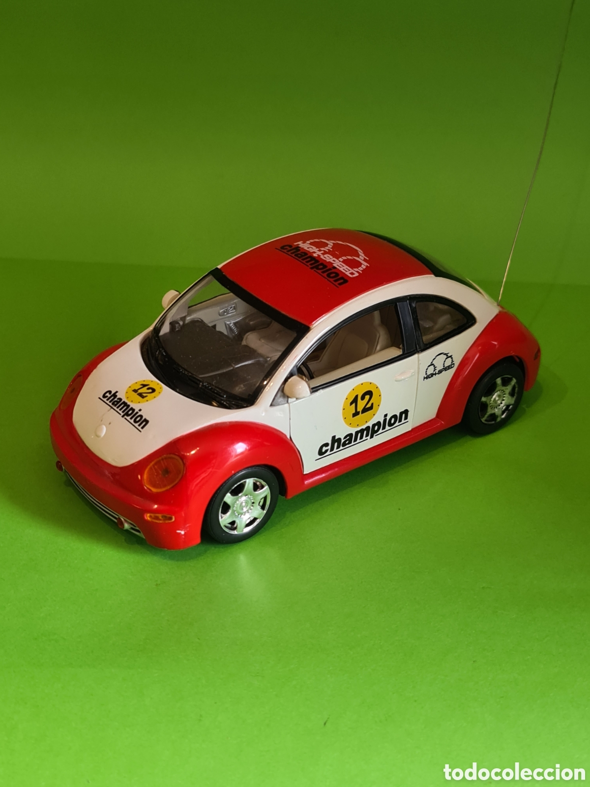 Radio Control: Coche Volkswagen New Beetle.