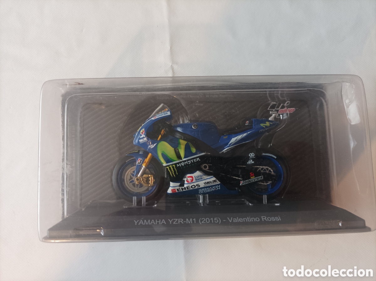 Radio Control: YAMAHA YZR M1 2015 Valentino Rossi 1:18