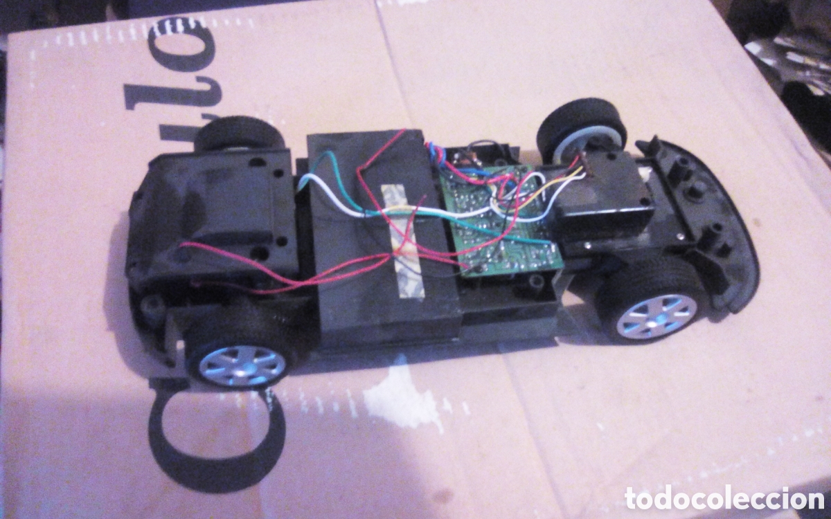Radio control: Chasis coche Audi radiocontrol. 27 Mhz. Para piezas, tiene el motor transmisi&oacute;n y el de direcci&oacute;n. M
