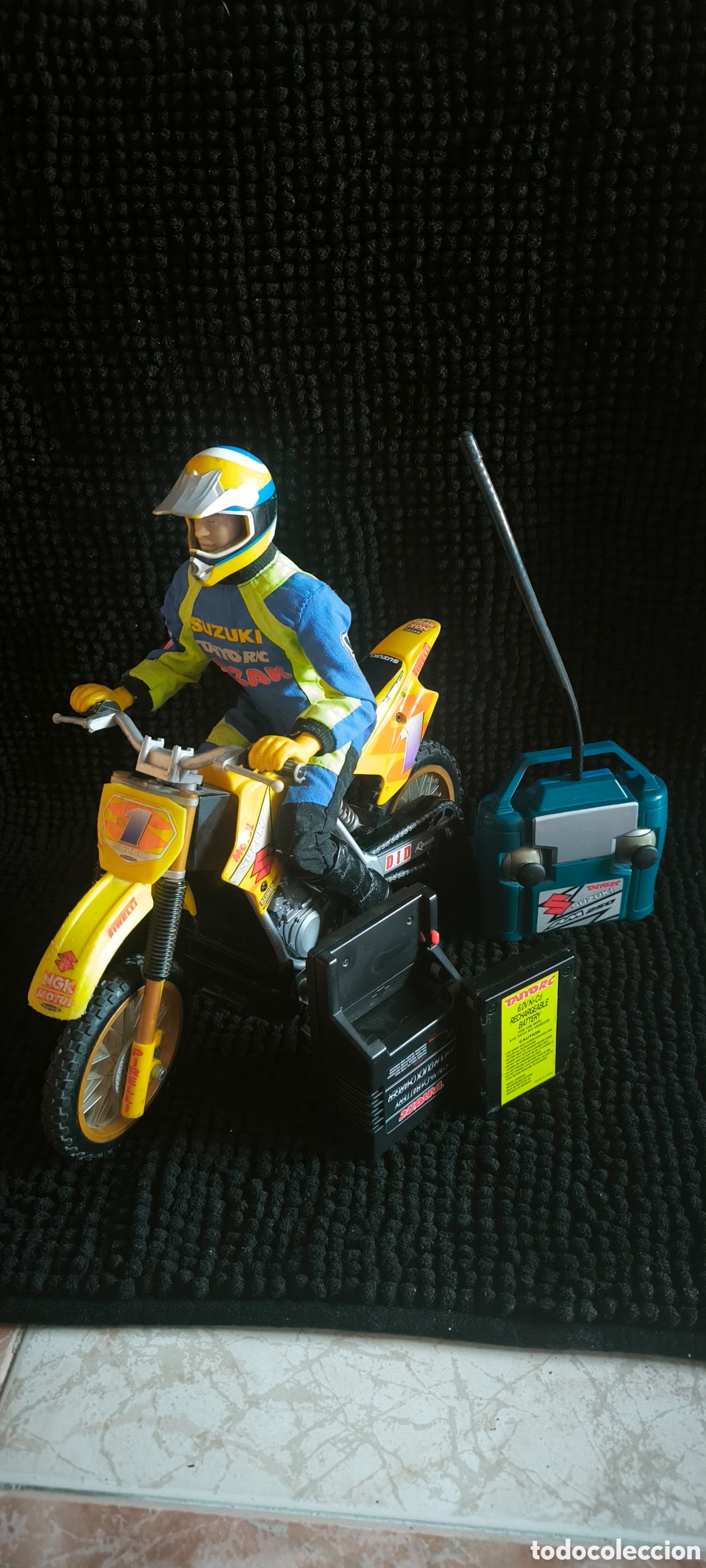 Radio control: moto de motocross teledirigida Suzuki RM250 de la prestigiosa marca Taiyo R/C