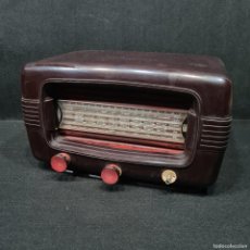 Radios antiguas: ANTIGUA RADIO DE VALVULAS - RADIALVA SUPER AS 50 - SE DESCONOZE SI FUNCIONA - 30X19 CM / 19.420 CAA