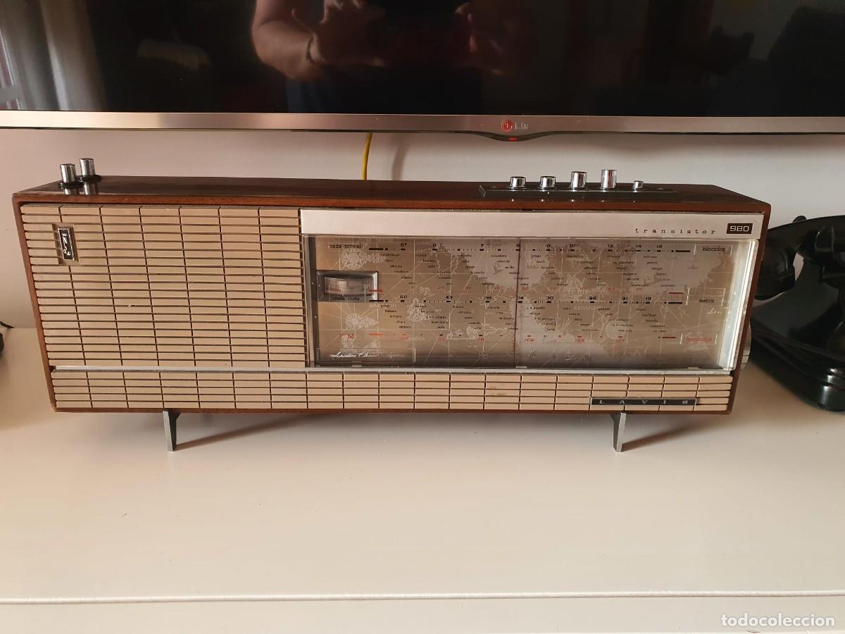 Radios antiguas: Radio transistor vintage Lavis 980 funcionando - Foto 4