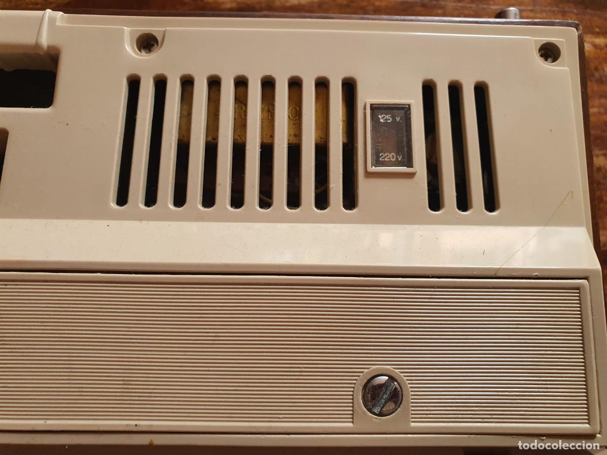 Radios antiguas: Radio transistor vintage Lavis 980 funcionando - Foto 7