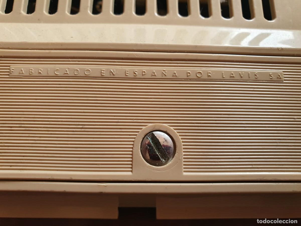 Radios antiguas: Radio transistor vintage Lavis 980 funcionando - Foto 8