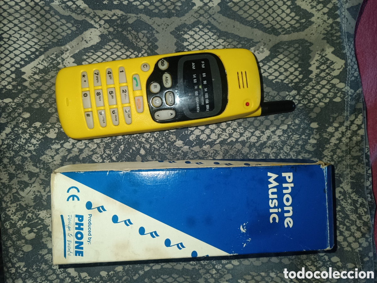 Radios antiguas: Radio amarillo Nokia en forma de tel&eacute;fono - Foto 5