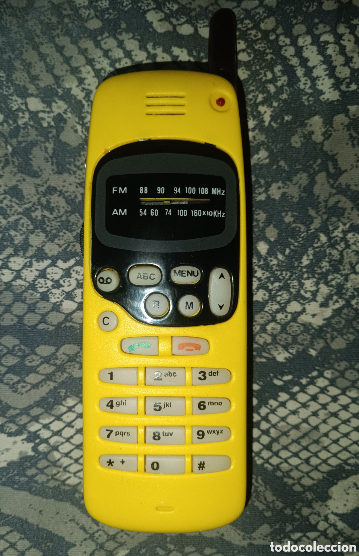 Radios antiguas: Radio amarillo Nokia en forma de tel&eacute;fono - Foto 1