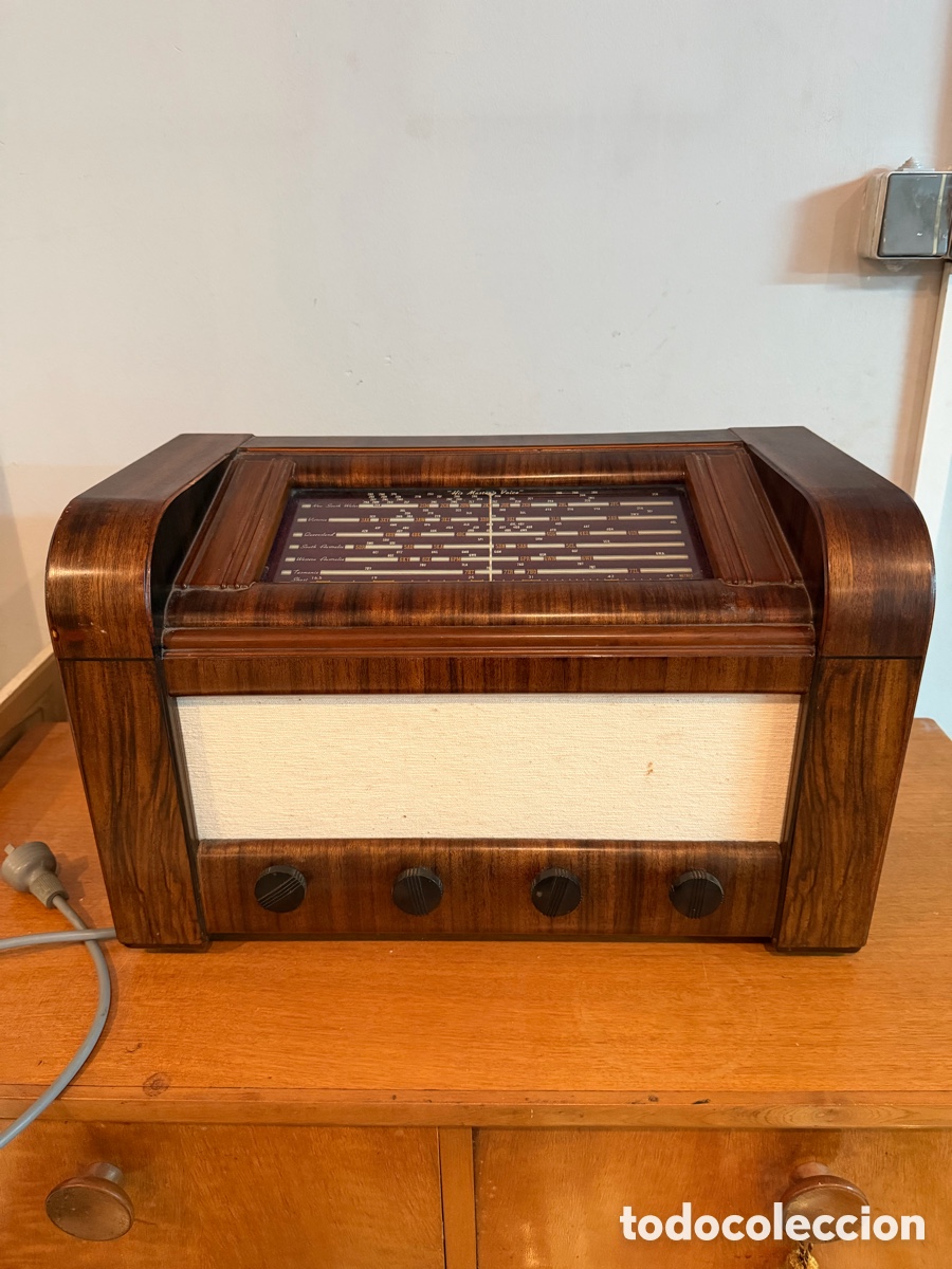 Radios antiguas: Radio de v&aacute;lvulas HMV Art D&eacute;co australiana