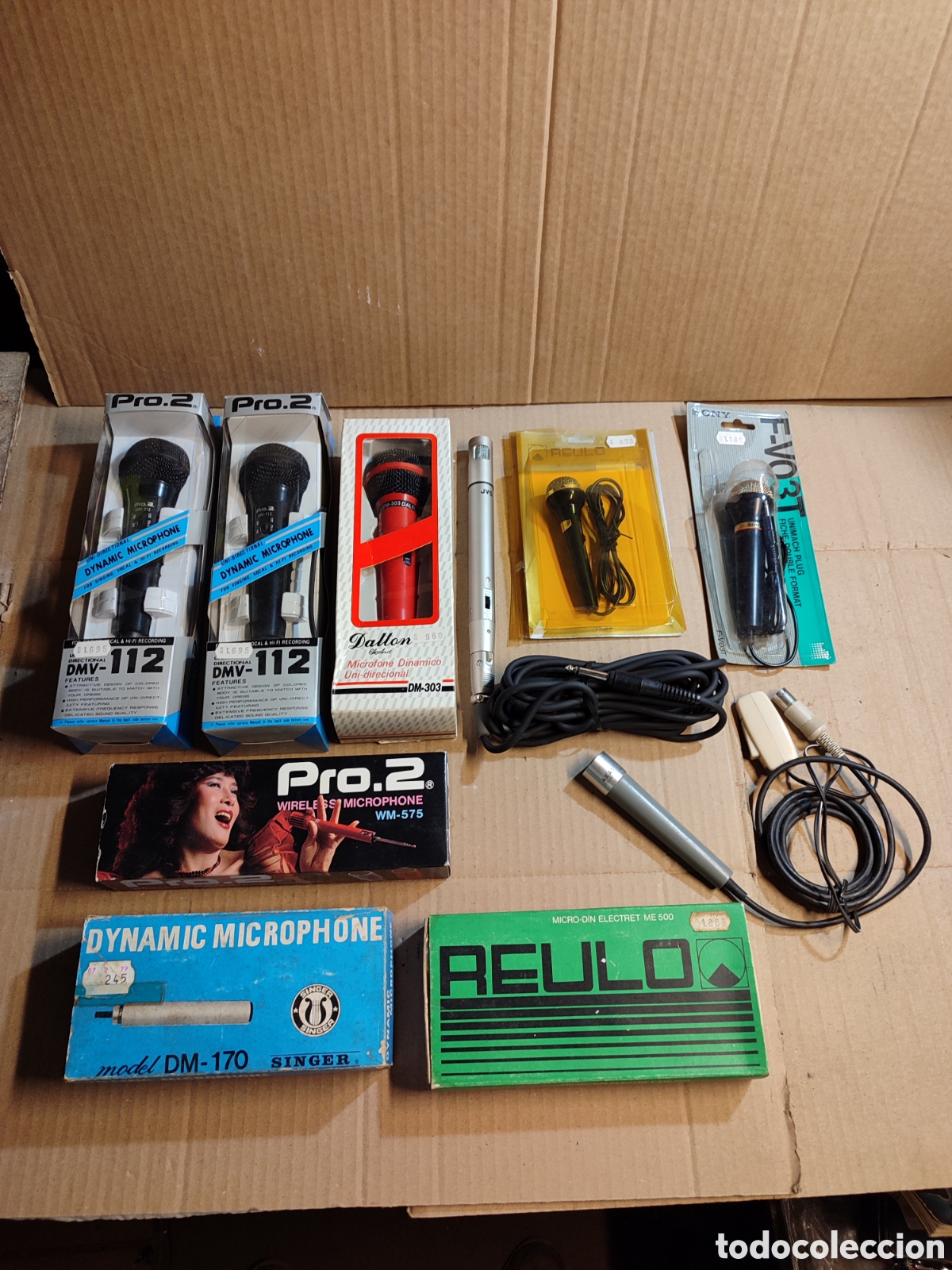 Alte Radios: Lote de micr&oacute;fonos vintage nuevos en sus cajas.microfono singer,reulo,,JVC,PRO.2,Akai,Sony,Dalton
