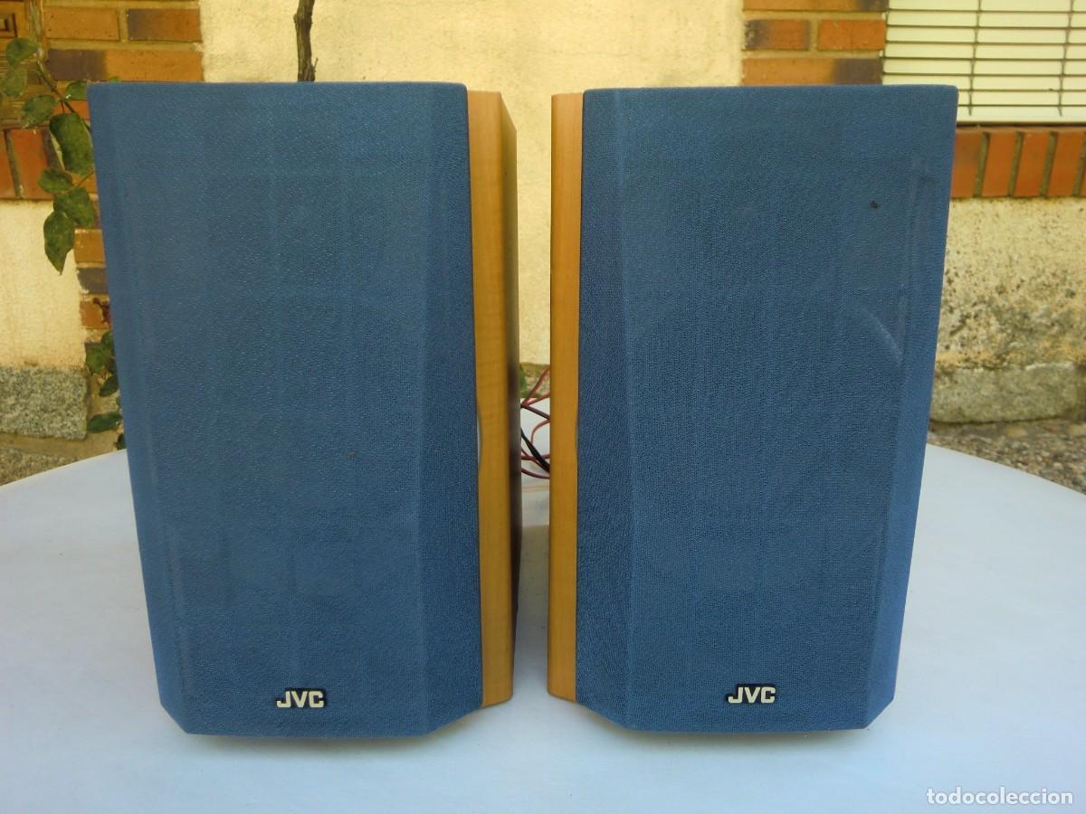 Radios antiguas: 2 altavoves JVC SP-UXV30, 26 watios, 4 omnios. Tama&ntilde;o 23 x 14 x 23 cms. Muy buen estado