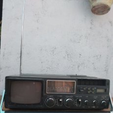 Radios antiguas: ANTIGUA RADIO CASETE TV - #LIBERTY# - A PILAS EN MUY BUENAS CONDICIONES