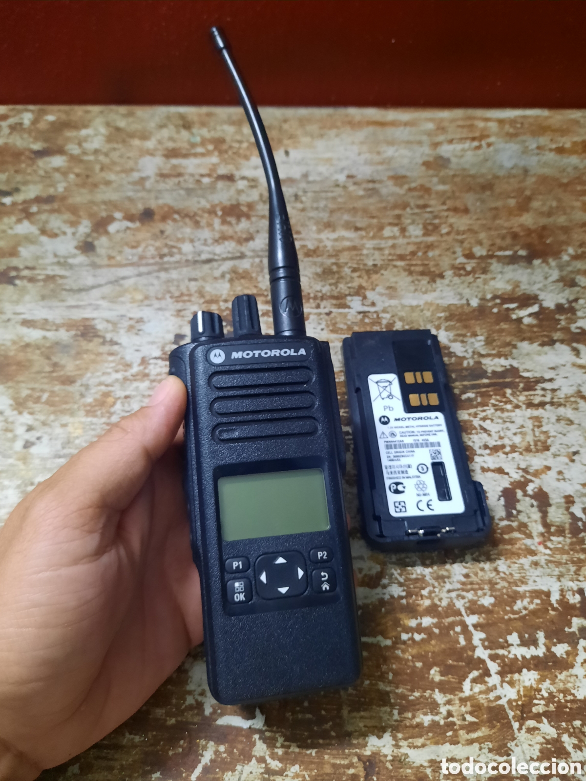 Radios antiguas: Motorola DP4601 UHF Radio Port&aacute;til.