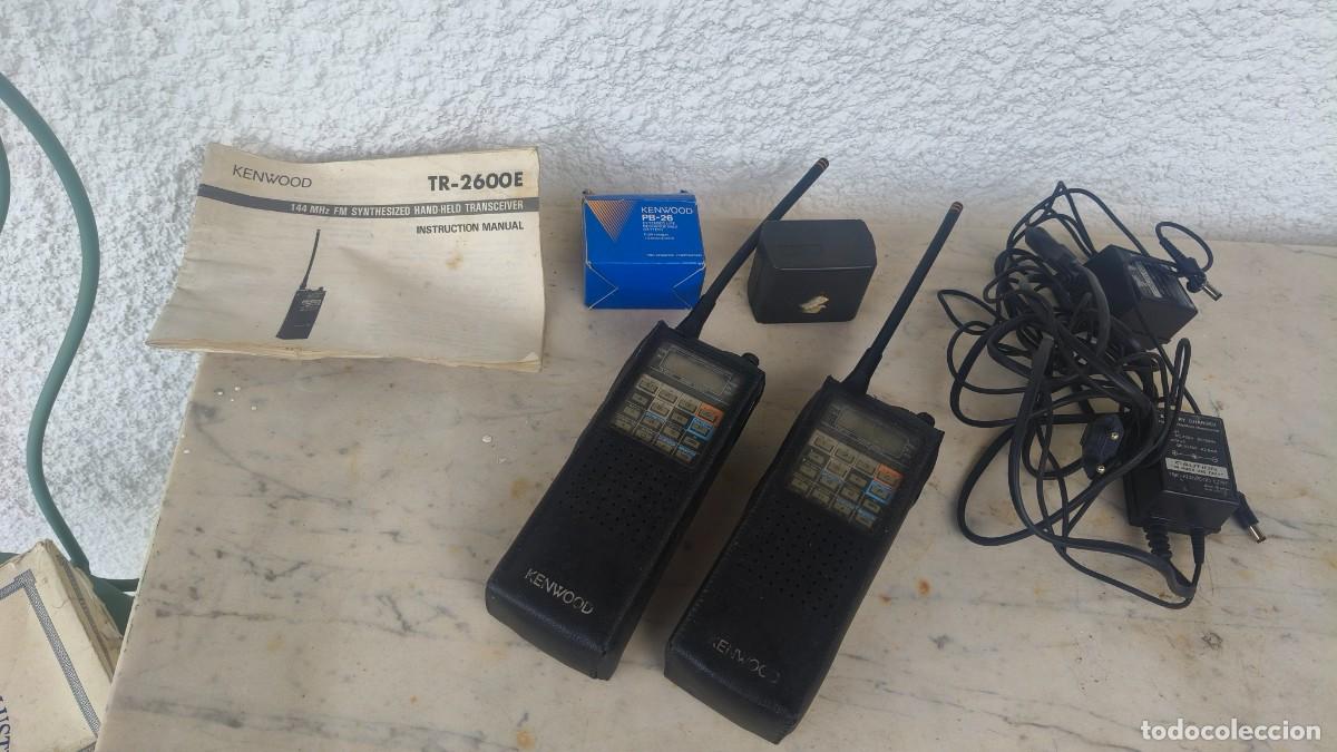 Radios antiguas: Scanner Kenwood TR_2600 parfait &eacute;tat avec deux batteries neuve suppl&eacute;mentaires et ses chargeurs