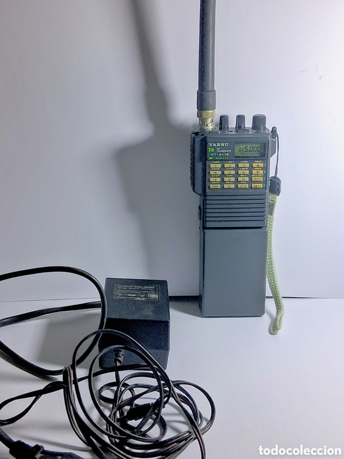 Radios antiguas: Walkie-Talkie Vintage Yaesu FT-411E (VHF) - &iexcl;Enciende y con Pantalla Impecable!