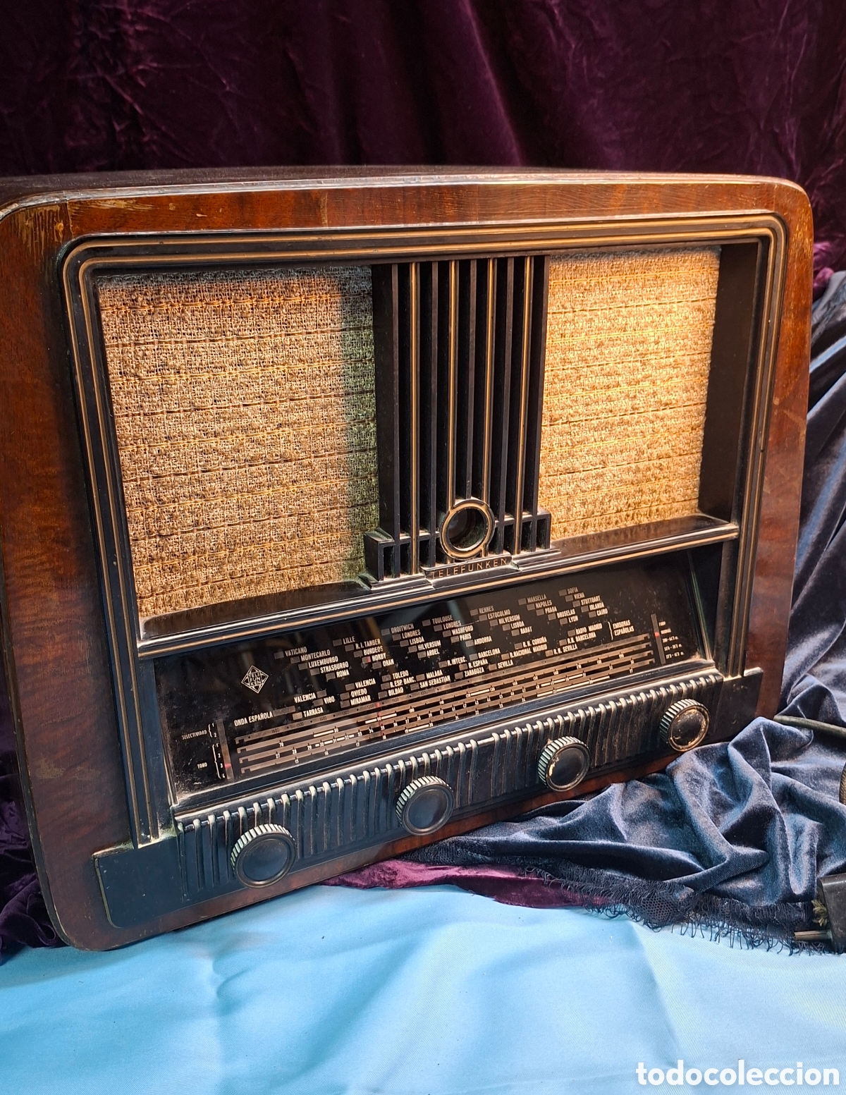 Radios antiguas: Radio antigua Telefunken (a&ntilde;os 50)