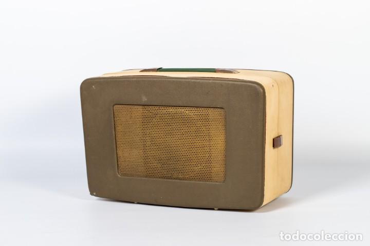 Fon&oacute;grafos y grabadoras de v&aacute;lvulas: Tocadiscos v&aacute;lvulas Philips port&aacute;til. Modelo espa&ntilde;ol - Foto 2