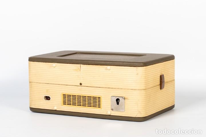 Fon&oacute;grafos y grabadoras de v&aacute;lvulas: Tocadiscos v&aacute;lvulas Philips port&aacute;til. Modelo espa&ntilde;ol - Foto 3