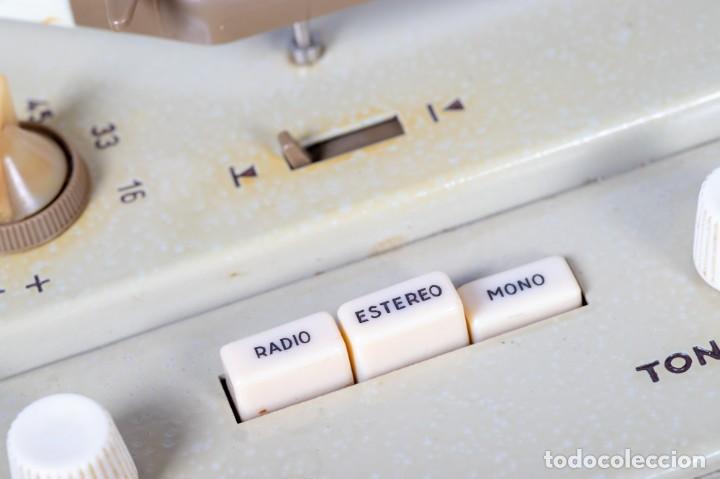 Fon&oacute;grafos y grabadoras de v&aacute;lvulas: Tocadiscos v&aacute;lvulas Philips port&aacute;til. Modelo espa&ntilde;ol - Foto 5